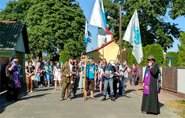 Десятки белорусских католиков отправились пешком в Будслав