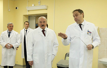 «Медики – люди умные»: врач поставила Лукашенко на место
