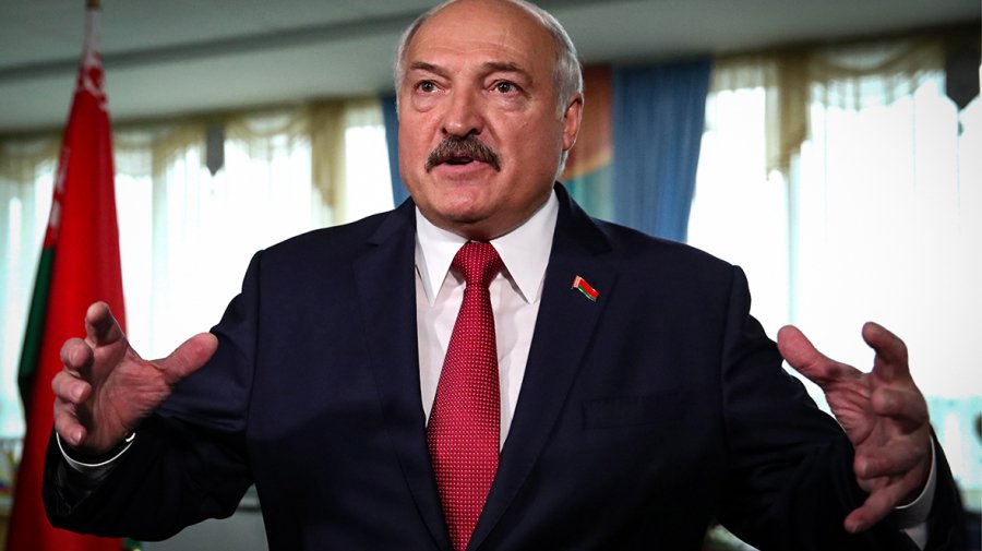 Признать президентом и снять санкции. Стало известно, что Лукашенко потребовал от Меркель