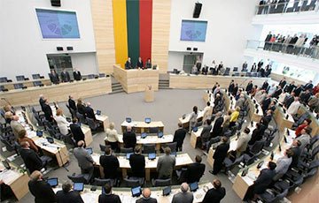 Сейм Литвы хочет запретить георгиевскую ленту