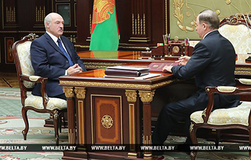 Шерман отчитался Лукашенко после визита в Зимбабве