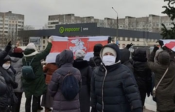 «Новый год без Лукаша»: как протестовали минские пенсионеры