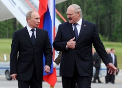 Путин наградил Лукашенко орденом Александра Невского