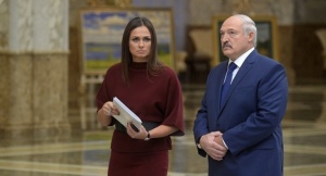 Эйсмонт заявила, что Лукашенко исполняет все свои обязанности, несмотря на предотвращение покушения