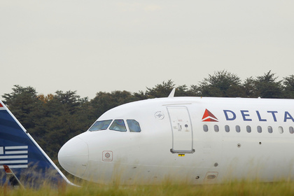 Два сотрудника Delta Air Lines арестованы за перевозку оружия