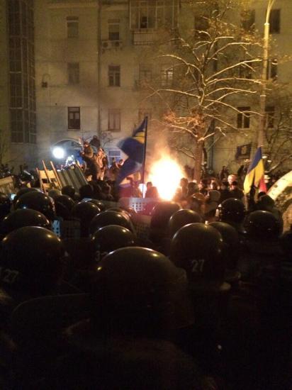 Ночная зачистка блокпостов Евромайдана
