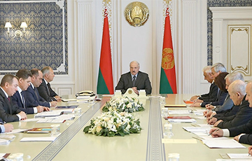 Лукашенко — Румасу: Вы мне больше не пишите эти доклады
