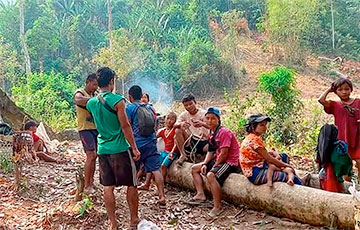 Повстанцы сбили вертолет хунты на севере Мьянмы