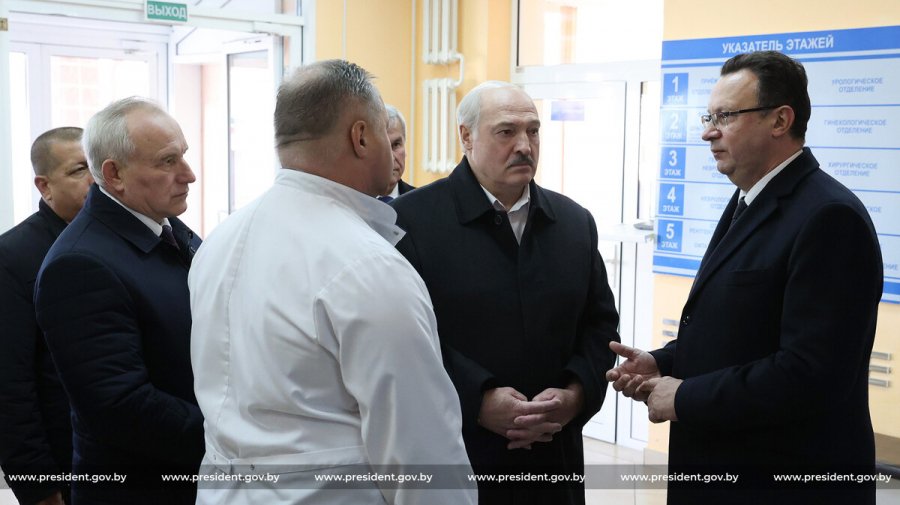 Лукашенко заговорил о проблеме утечки кадров из медицины