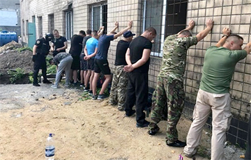 В Одессе с оружием пытались захватить предприятие
