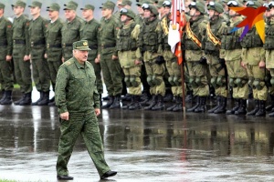 Лукашенко «берет под контроль» основную часть учений «Запад-2021»