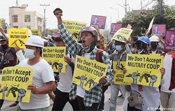 Хунта в Мьянме выпустила из тюрем более двух тысяч демонстрантов