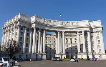 В МИД Украины разъяснили решение о запрете въезда в Беларусь по внутренним паспортам