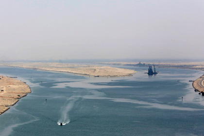 Президент Египта открыл новый Суэцкий канал для прохода судов