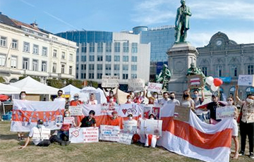 Евродепутаты поддержали протестующих белорусов
