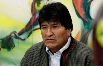 Боливия выдала ордер на арест экс-президента Моралеса