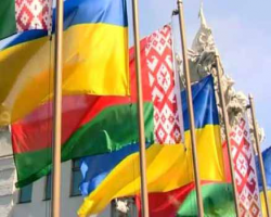Мирная Беларусь и воюющая Украина: если сравнить экономику
