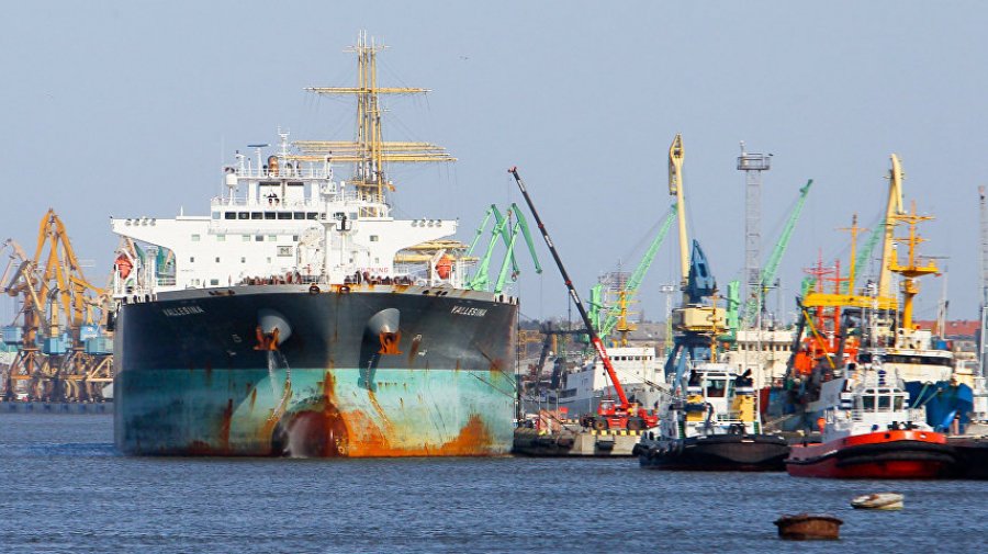 Новак рассказал, когда Беларусь приступит к экспорту нефтепродуктов через порты России