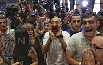 Протестующие в Армении потребовали ареста бывшего президента