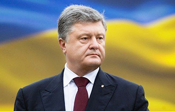 Фотофакт: президент Украины летел из Лондона в Киев рейсовым самолетом