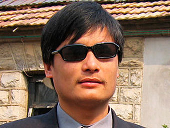 Пекин пообещал помочь слепому диссиденту уехать в США