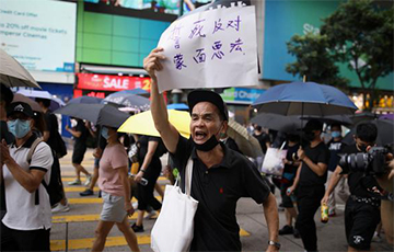Тысячи жителей Гонконга вновь вышли на протестную акцию