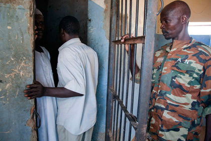 Напавшему на российского дипломата в Судане дали три года тюрьмы