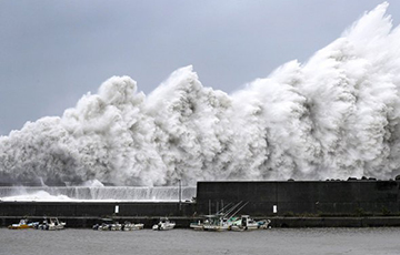 Фотофакт: Что оставил после себя мощнейший тайфун «Джеби» в Японии