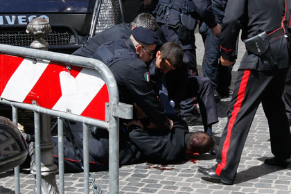 Стрелявшего у премьерской резиденции итальянца посадили на 16 лет