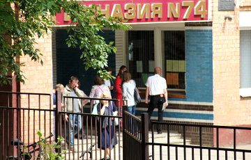 Гимназист, которого подозревают в нападении на учительницу, сейчас в Новинках