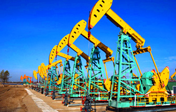 Цена нефти Brent упала ниже $55 за баррель