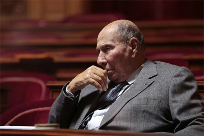 Французского сенатора-миллиардера лишили иммунитета