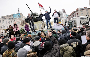 «Вставай, Беларусь!»: Лучшие кадры Маршей рассерженных белорусов