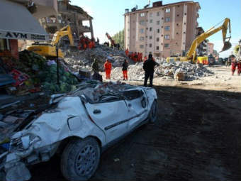 Турецкие спасатели прекратили поиск выживших в землетрясении
