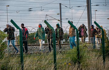 Мигранты во Франции штурмовали Евротуннель