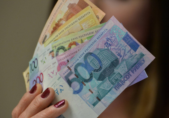 Белорусский рубль вошел в тройку самых популярных валют для сбережений у россиян