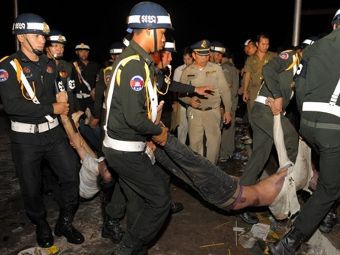 Число жертв давки в Пномпене превысило 300 человек