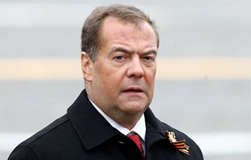 Медведева сбросили на украинскую амбразуру