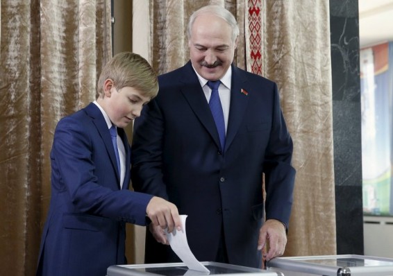 Лукашенко вернет сына Колю к участию в политических событиях