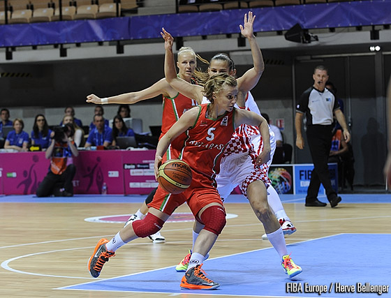 Белоруски одержали вторую победу подряд на Евробаскете-2013