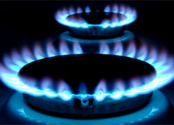 Цены на газ и тарифы на энергию привязали  к курсу доллара