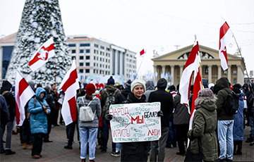 Яркие фотографии с пятой за месяц акции за независимость Беларуси