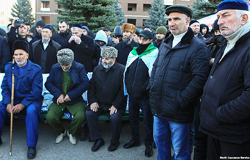 В Ингушетии начался митинг из-за оскорбления жителя республики чеченским чиновником