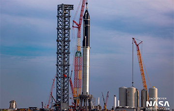 SpaceX собрала крупнейшую ракету в истории