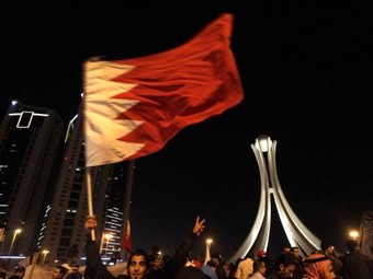 Участник демонстрации в Бахрейне въехал в группу полицейских