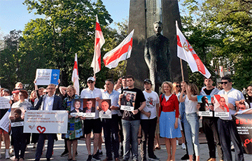На акции солидарности в Вильнюсе президента Литвы призвали поддержать протестующих белорусов