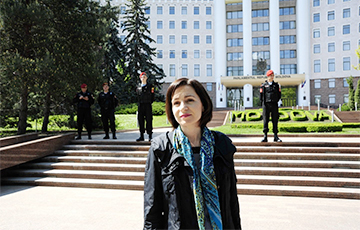 Майя Санду: Cтарое правительство Молдовы должно мирно уступить власть
