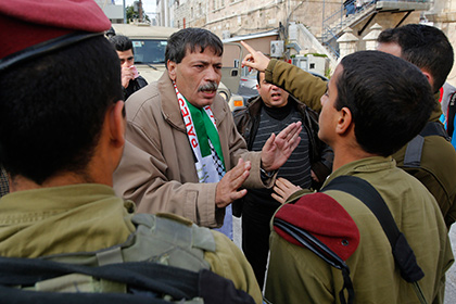 Палестинский чиновник умер после избиения израильскими военными