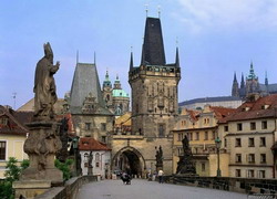 Чехия выборочно отменяет визовые платежи для белорусов