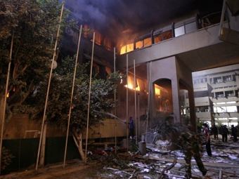 В Триполи загорелись два правительственных здания